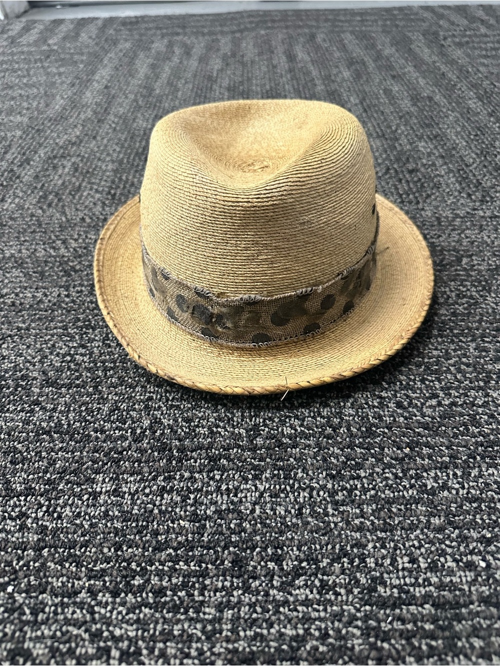 Sirap Men's Straw Fedora Hat Beige Black w/ Black Band Solid Pattern Style